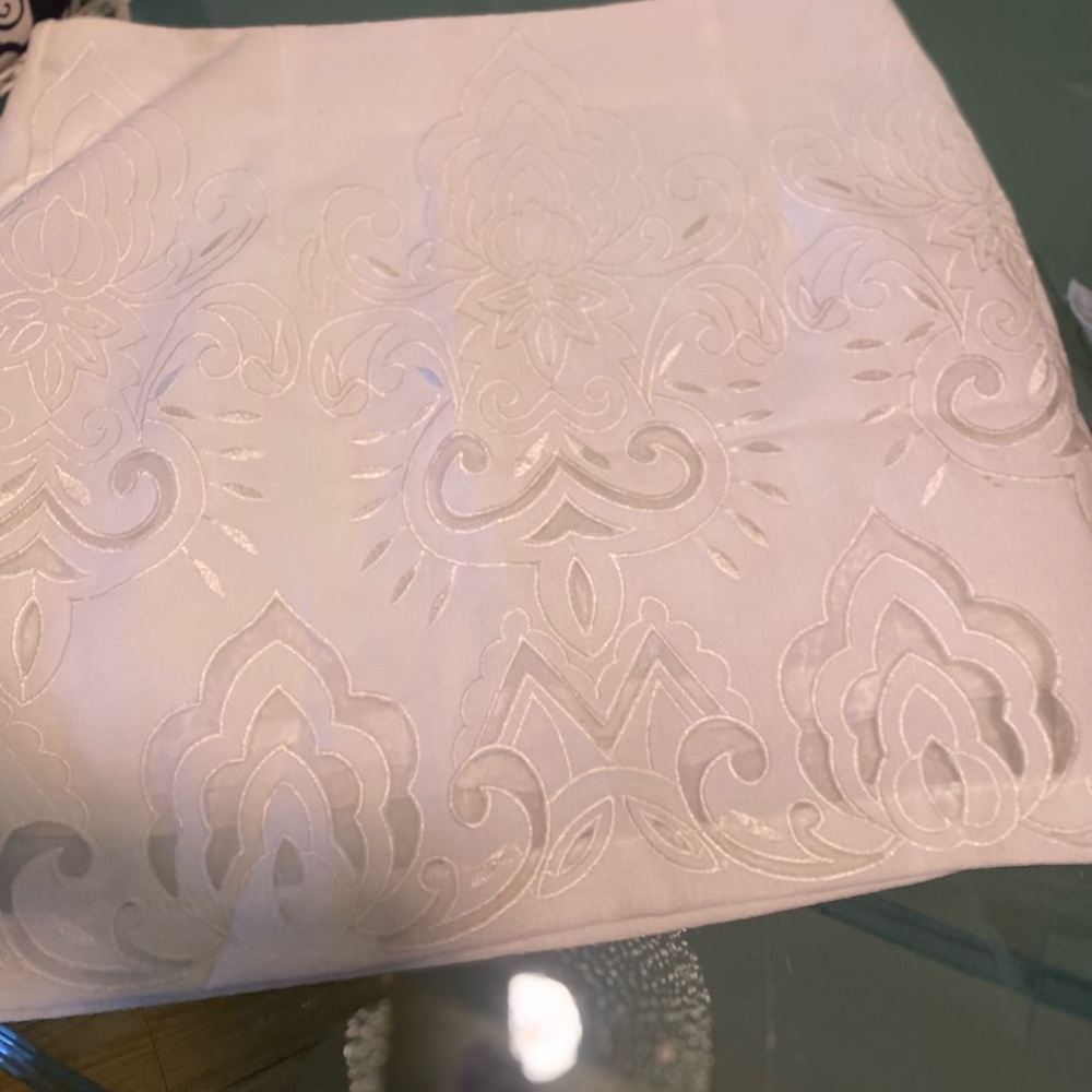 Oxygene brand new short skirt with embroidery